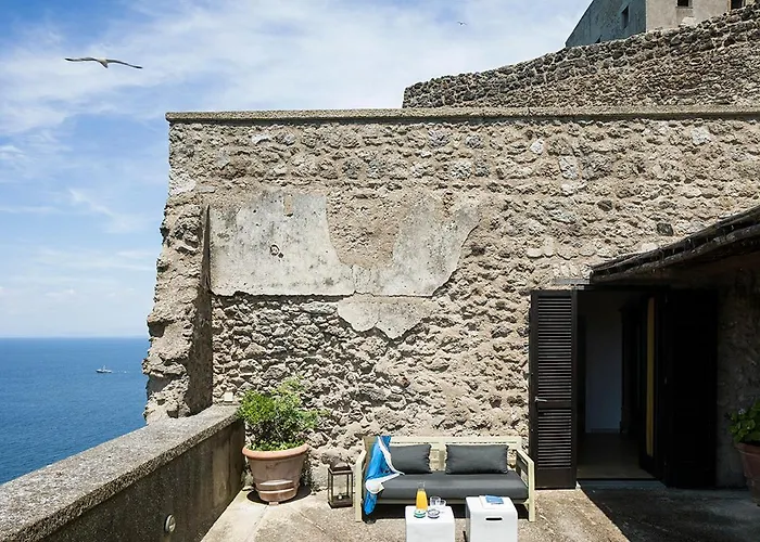  Il Monastero