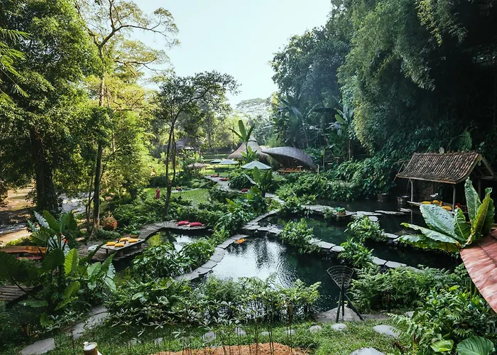  Bambu Indah
