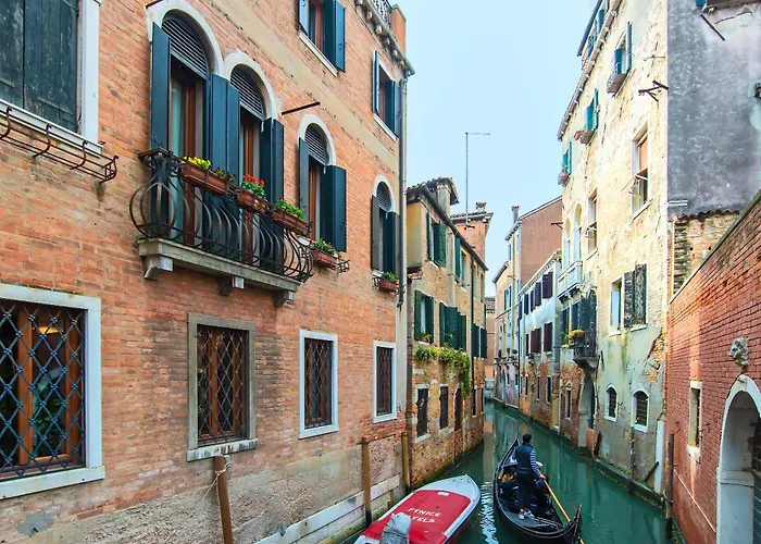 Hotels Close to Airport La Fenice Et Des Artistes