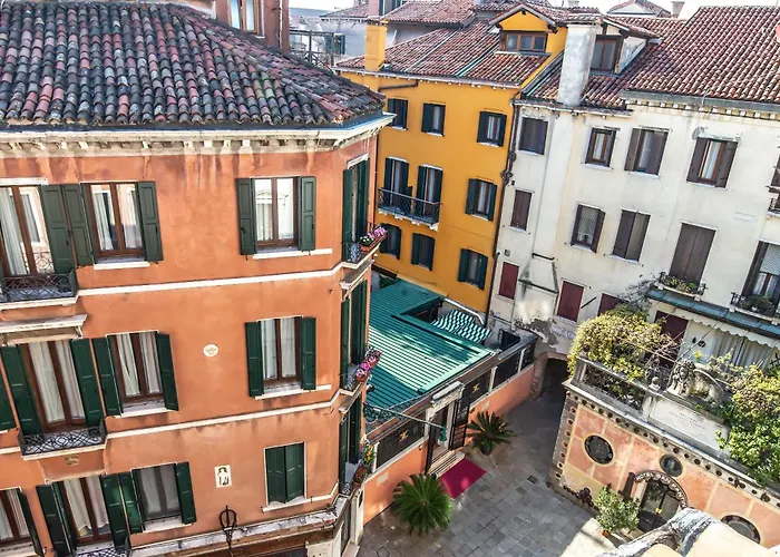 Hotels Close to Airport La Fenice Et Des Artistes