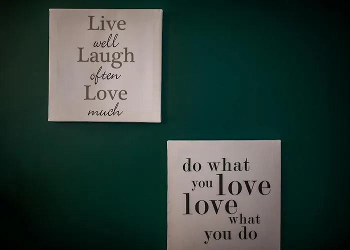 Modern And Spacious Apartment In Salford Quays