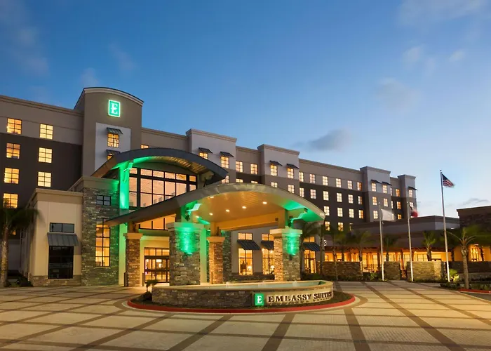 Hotels with pool Embassy Suites By Hilton Mcallen Convention Center