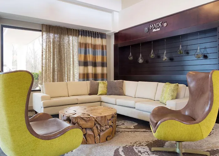 Doubletree Suites By Hilton Airport