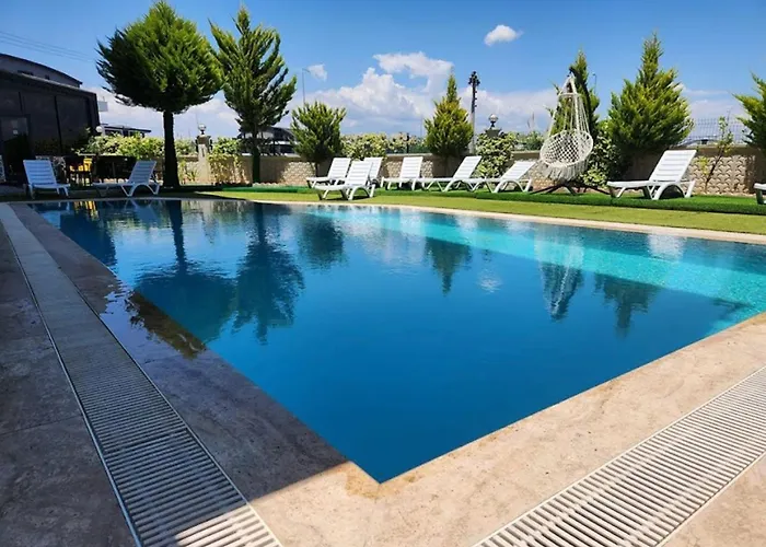Familiehotel: Gardenya Lara Suit Hotel