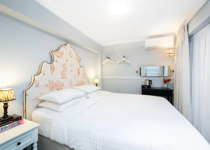 Americana Hotel
