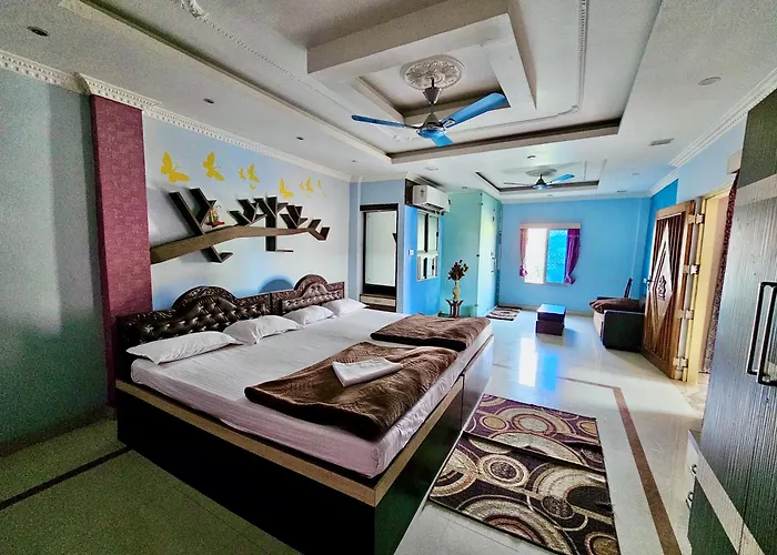 Bobby Premium Residency 350M From Jagannath Temple