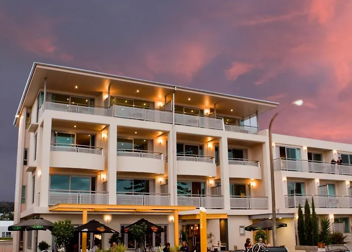 Luxury hotel only: The Crown Hotel