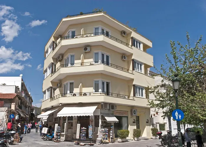 Cheap hotel: Phaedra Hotel