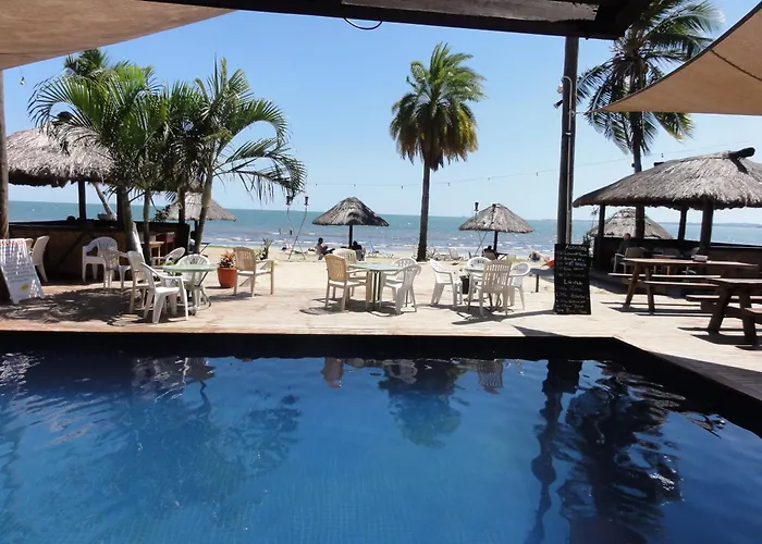 Smugglers Cove Beach Resort &