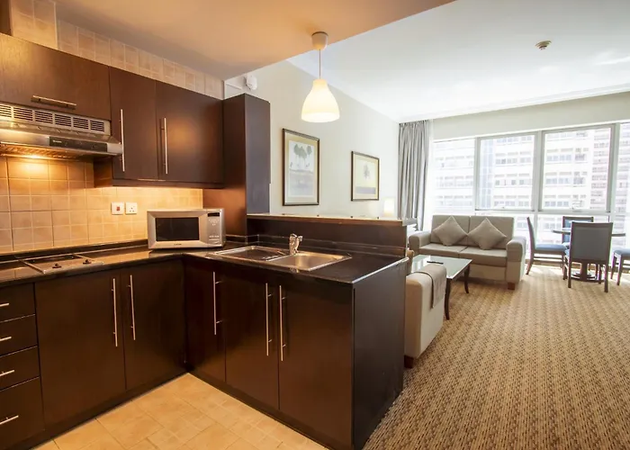 Apart hotel: Al Manzel Hotel Apartments