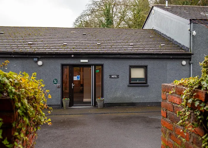 4 star hotel: The Enniskillen Hotel And Motel