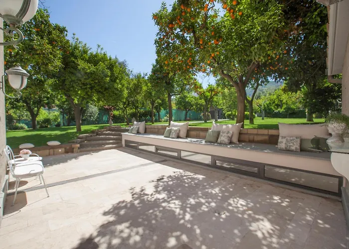 AMORE RENTALS - Villa Ebe