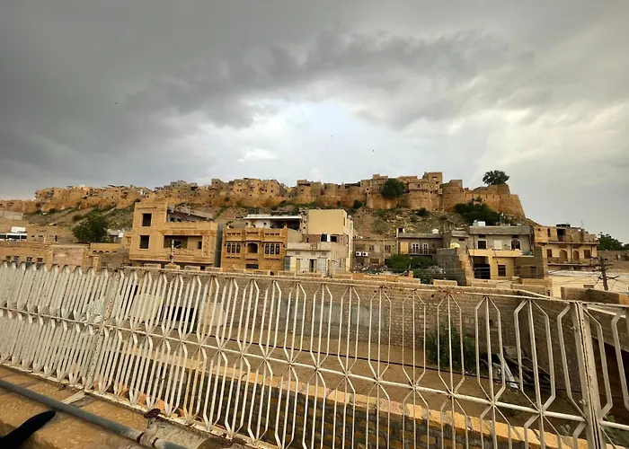 Mirvana Guest House & Camel Safari