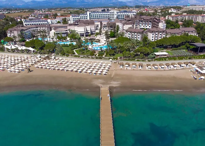 Resort: Paloma Perissia