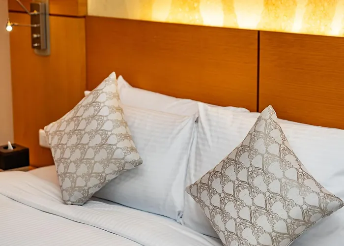 Central hotel: Carlton Downtown Hotel