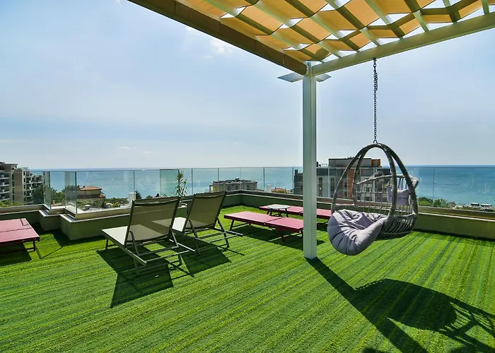 Cheap hotel: Panorama Studios Sea Lounge
