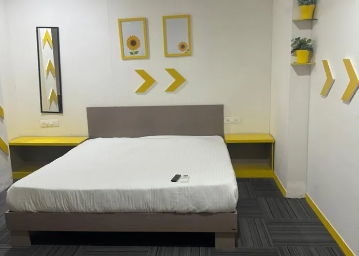 Hotel Luxury Resident - Banjara Hills City View With Complimentary Breakfast