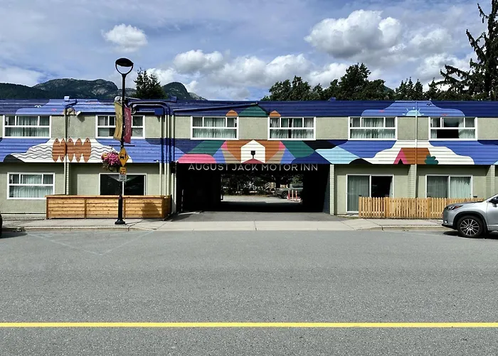 August Jack Inn