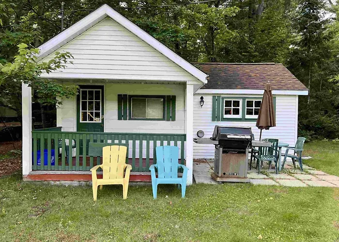 High Falls Bay Cottages, Camping & Waterpark