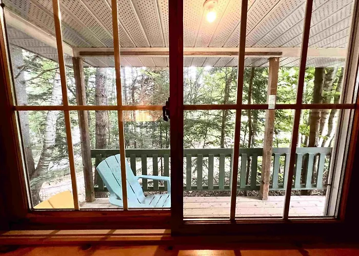 High Falls Bay Cottages, Camping & Waterpark