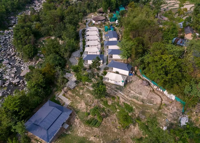 Resort: Dev Bhoomi Farms & Cottages