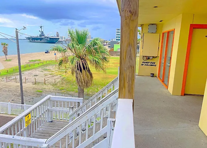 Motel: Sea Shell Inn On The Beach