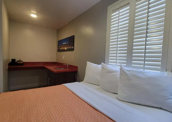 Presidio Parkway Inn