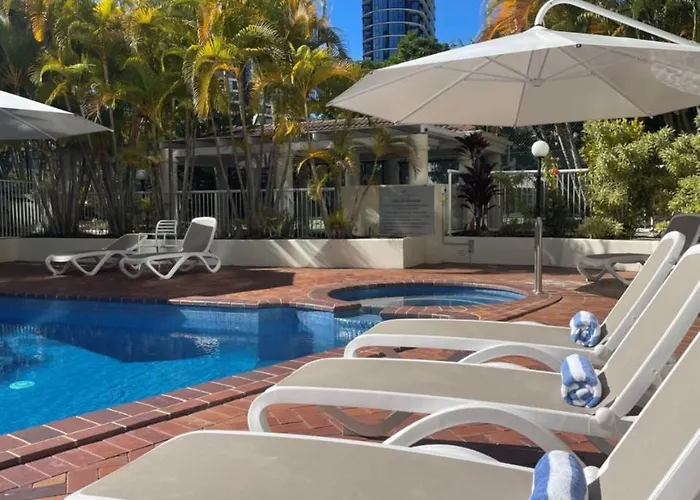 The Crest Apartments - Main Beach - Surfers Paradise