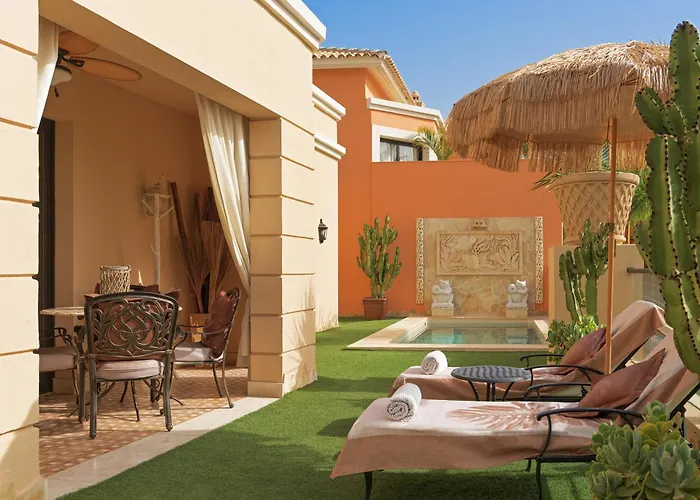 Royal Garden Villas, Luxury Hotel