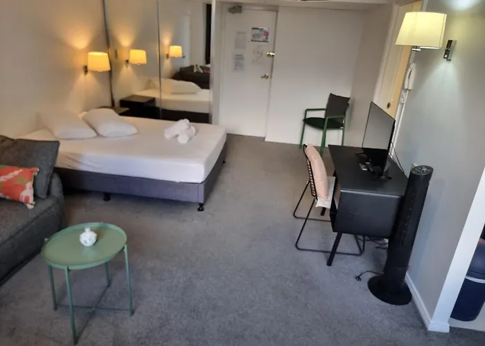 Accommodation Hyde Park