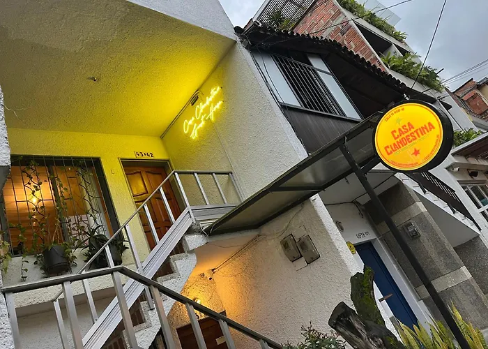 Casa Clandestina Guest House