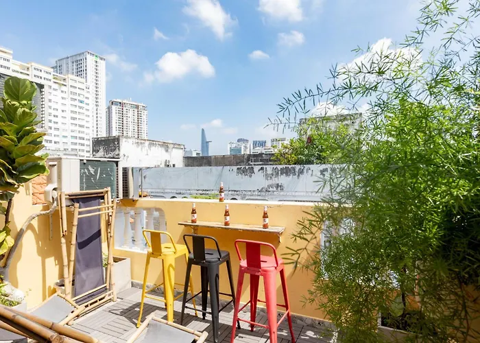 The Hostels Saigon Authentic - Local Vibes, City Tours, Cooking Dinner, Evening Streetfood, Free Menu Breakfast, Gym & Rooftop