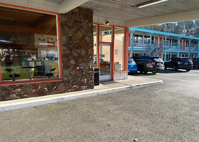 Motel: Atomic Motel