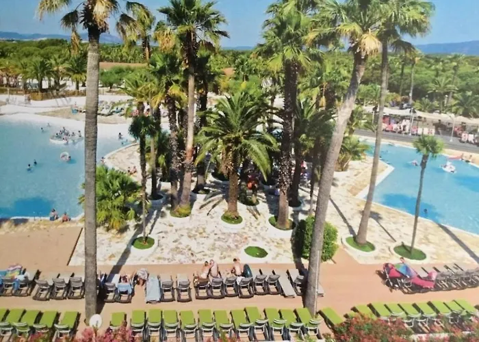 La Baume La Palmeraie Camping Resort