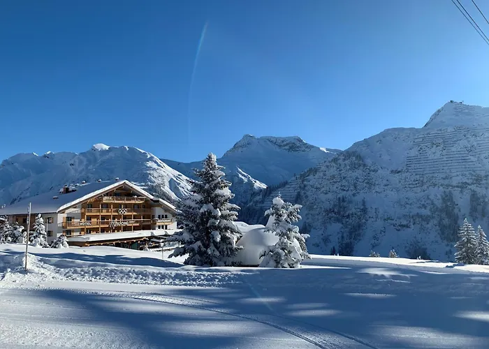 & Chalet Montana