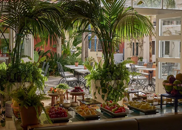 Ping Pong Hotel: Grecotel Plaza Beach House