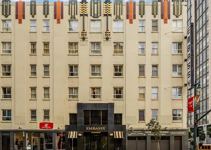 Hotel: Embassy Hotel