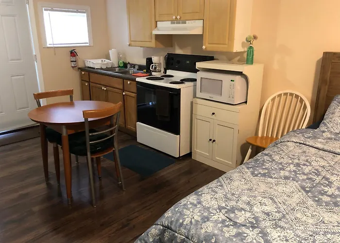Сity center hotels Shady Willow Guest House - Small Indipendent Units With Seperate Entrance For Travellers