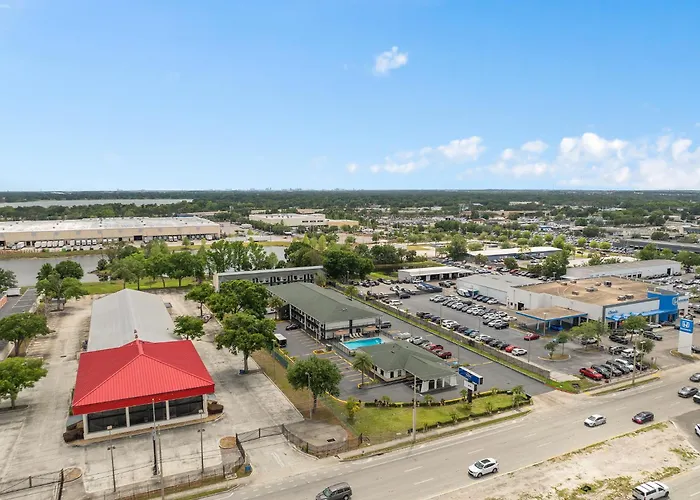 Hotels with pool Baymont By Wyndham Orlando Downtown
