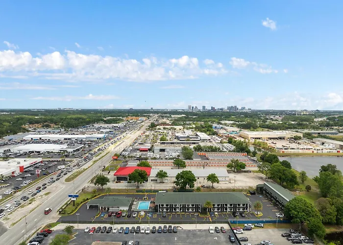 Hotels with pool Baymont By Wyndham Orlando Downtown