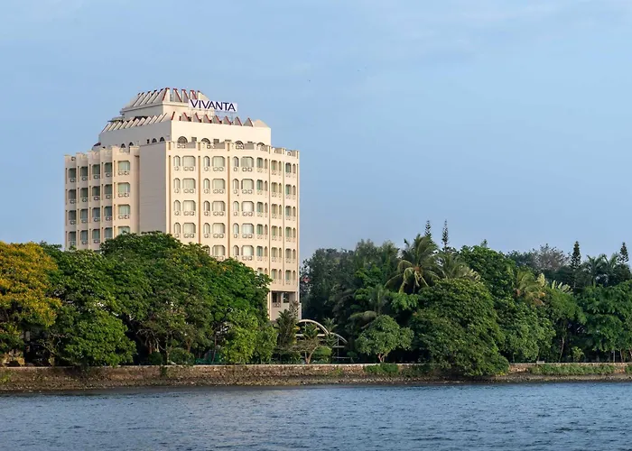 5 star hotel: Vivanta Ernakulam, Marine Drive