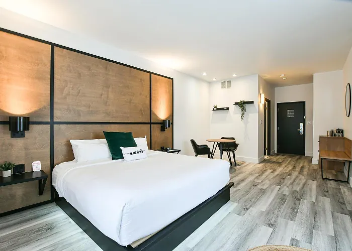 AX Hotel