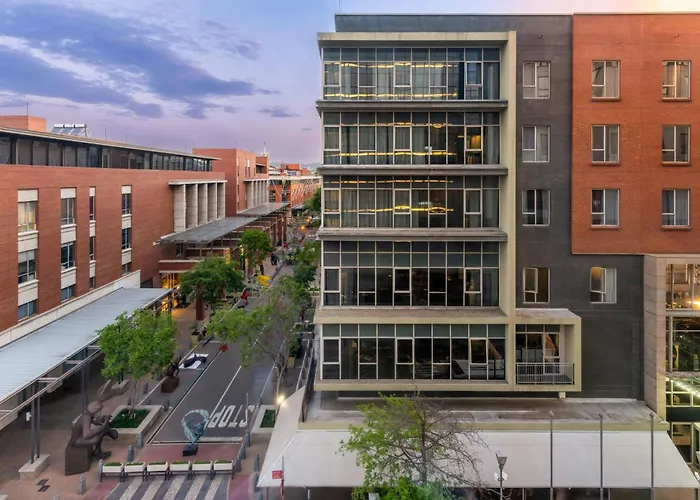 Luxury hotel only: Marriott Executive Apartments Johannesburg, Melrose Arch