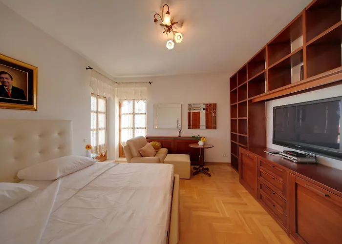 "Rooms Kekely" No Kitchen