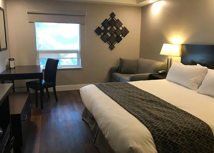 Romantic hotels Chateau Louis & Conference Centre