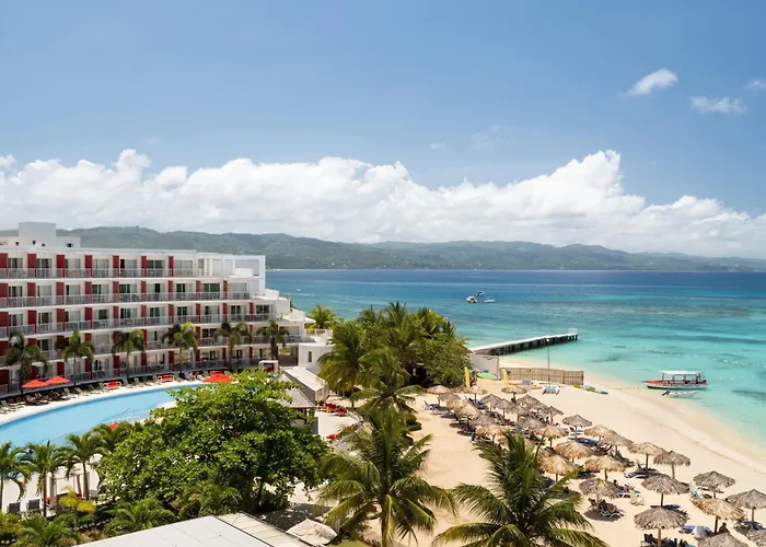 Grand Decameron Cornwall Beach, A Trademark All-Inclusive