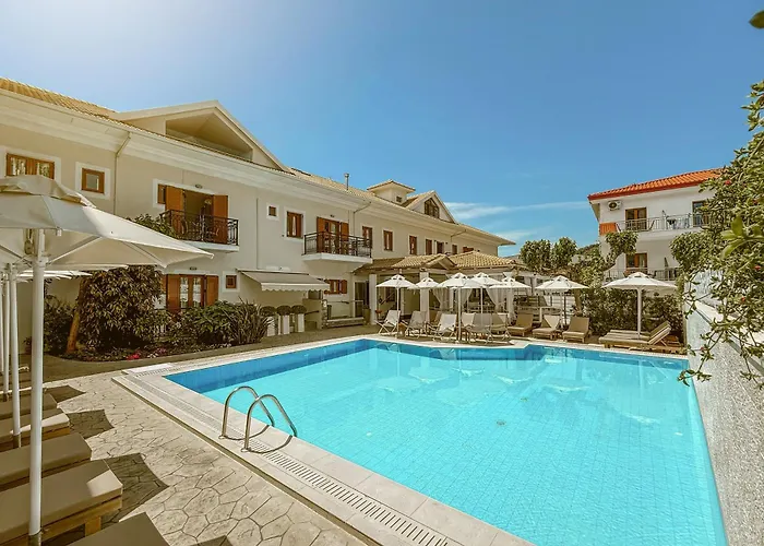Hotels with pool Rezi