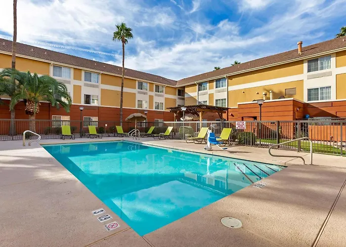 Hotels with pool Extended Stay America Suites - Phoenix - Biltmore