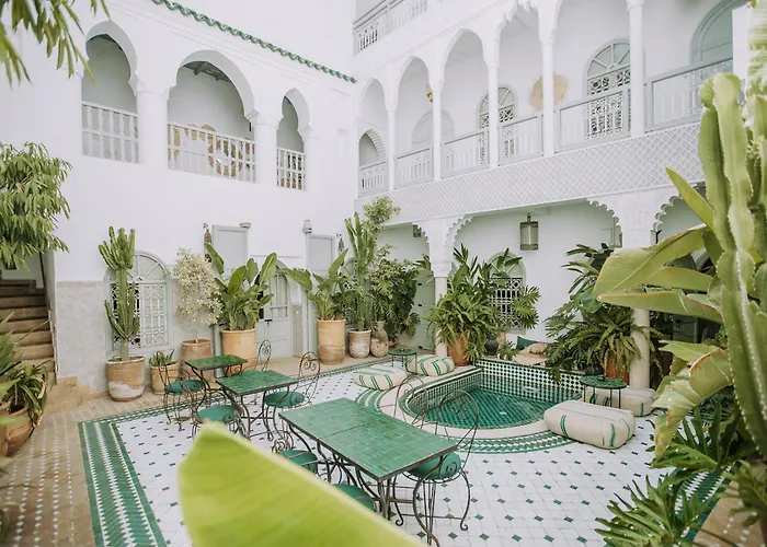 Hotel with pool: Riad Oriental Glory & Spa