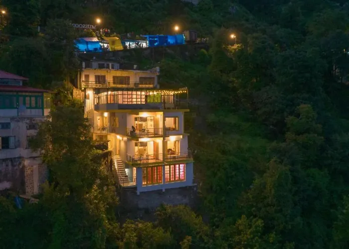 The Hostels ler Mussoorie, Mall Road